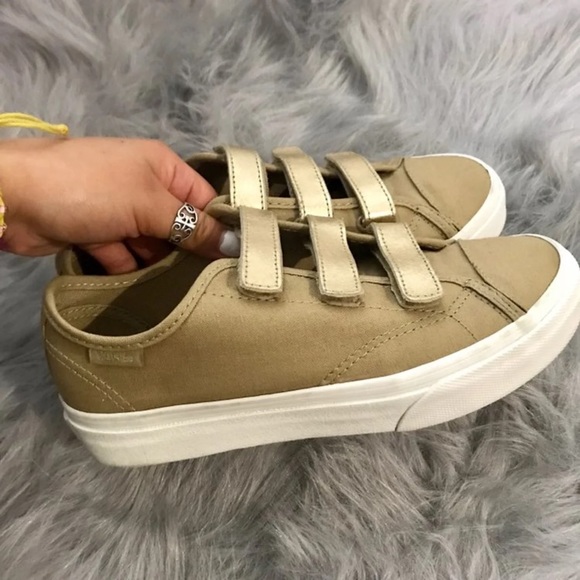 Vans - Picture 4 of 7